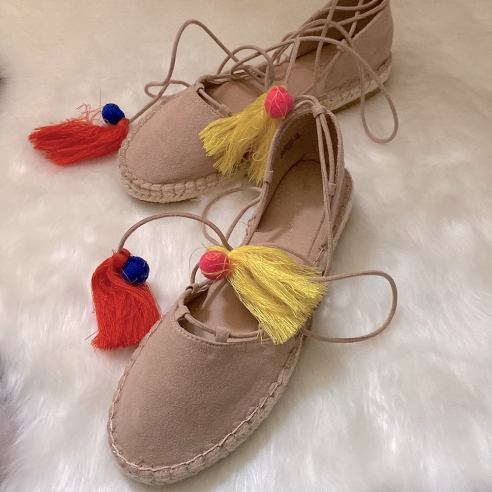 Bamboo nude Maldives lace-up espadrilles in size 7.5